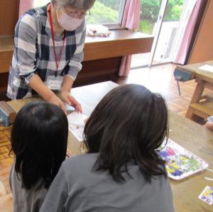 作っている様子