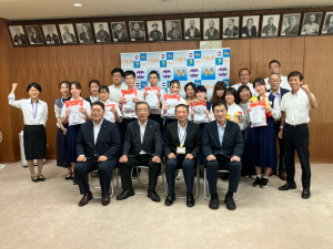 団結式参加者の集合写真