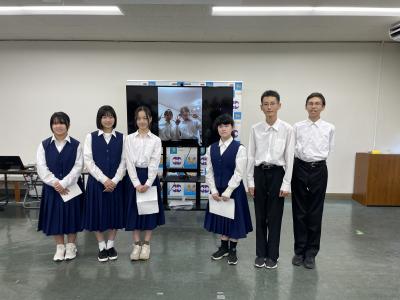 訪問した中学生