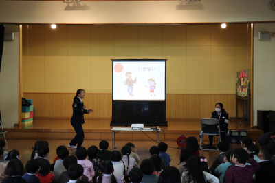 子どもたちが真剣に聴いてくれています