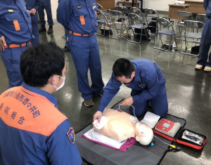 AEDを使用した心肺蘇生法