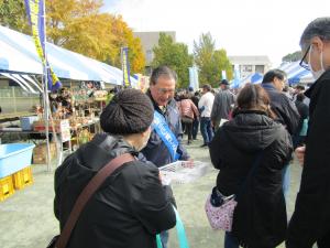 ティッシュを配る社会教育委員