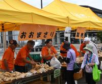 落花生販売の様子